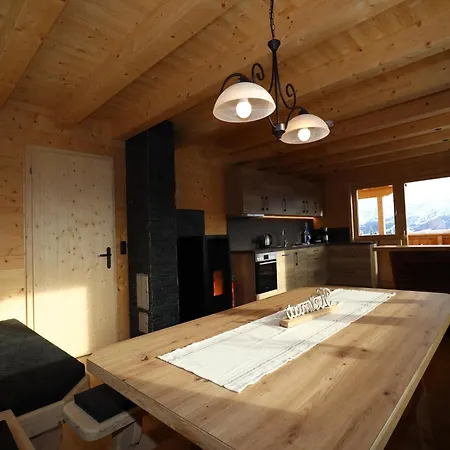 Nyaraló At 1700m With Panoramic Views