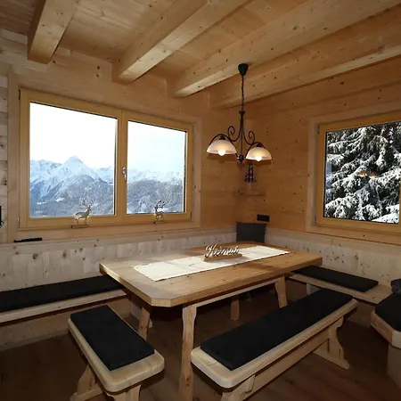 Nyaraló At 1700m With Panoramic Views