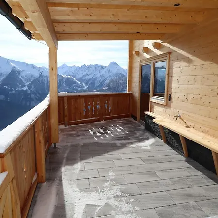 Nyaraló At 1700m With Panoramic Views