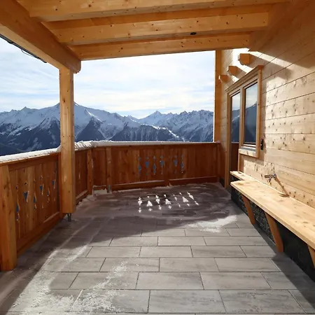 Nyaraló At 1700m With Panoramic Views